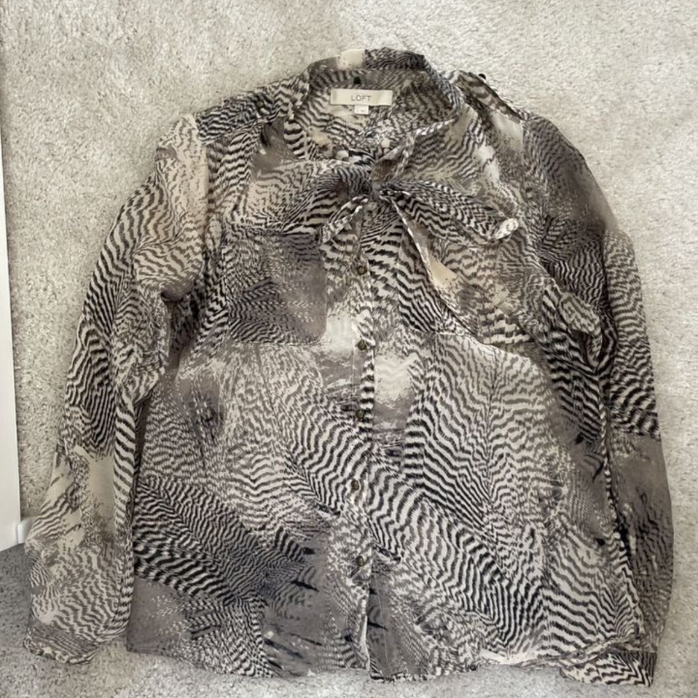 Ann Taylor blouse size S